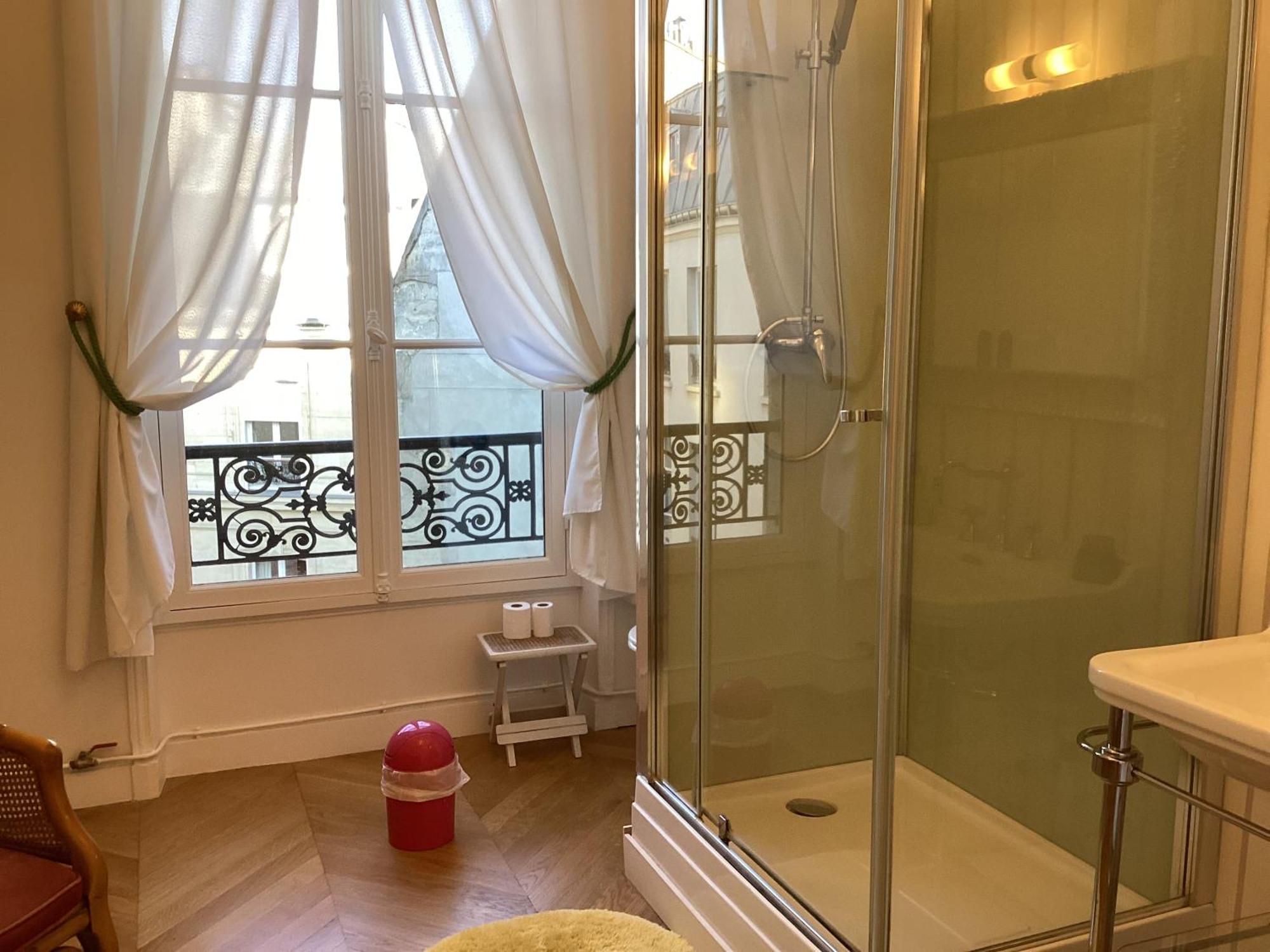 Bed And Breakfast Paris Quartier Champs-Elysees Luaran gambar